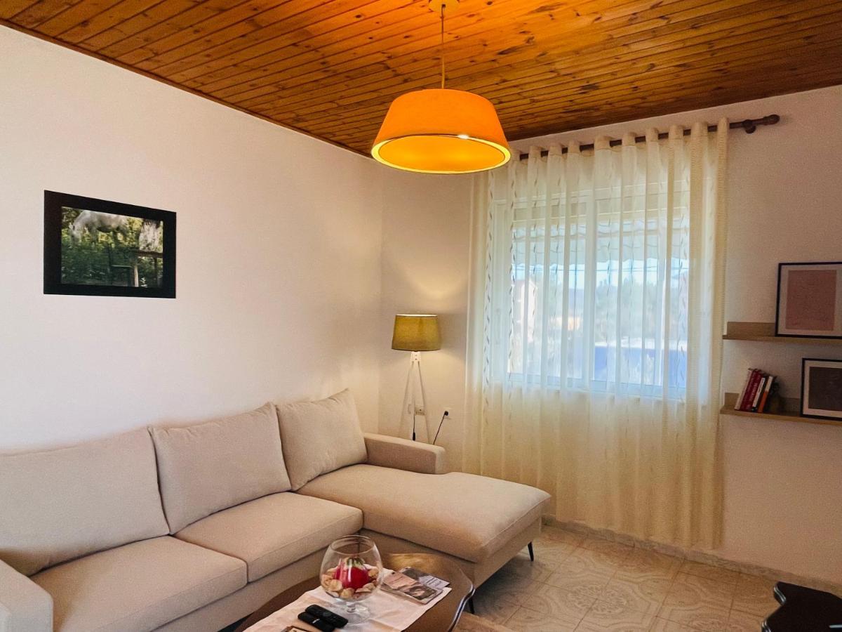 Mia Guest House - Entire Home With Balcony & Garden Divjaka Exterior foto