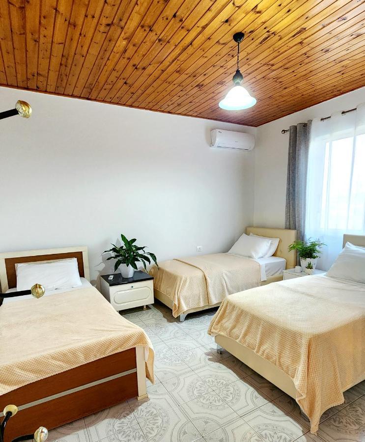 Mia Guest House - Entire Home With Balcony & Garden Divjaka Exterior foto