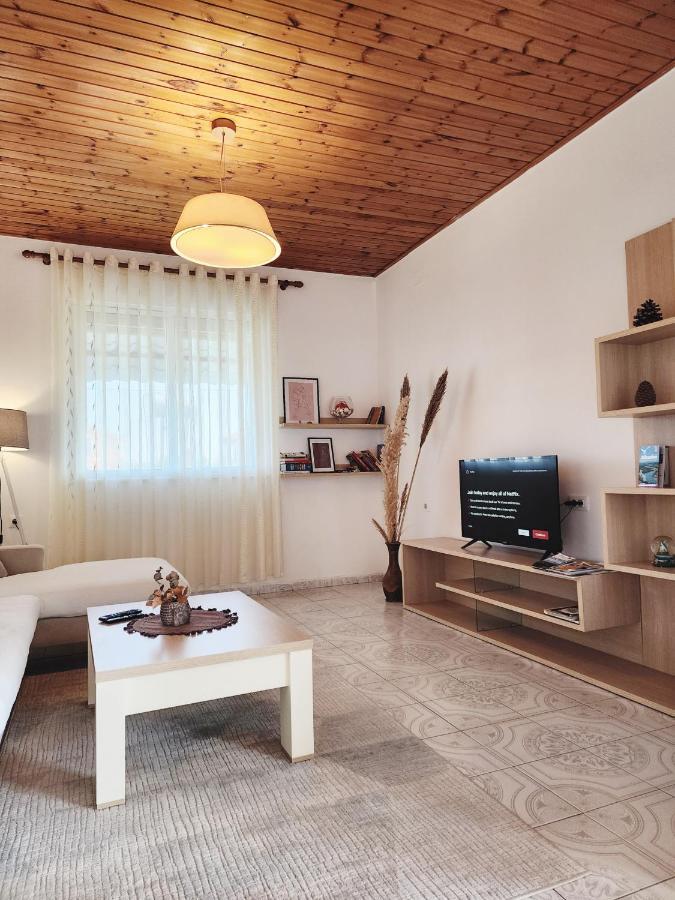 Mia Guest House - Entire Home With Balcony & Garden Divjaka Exterior foto