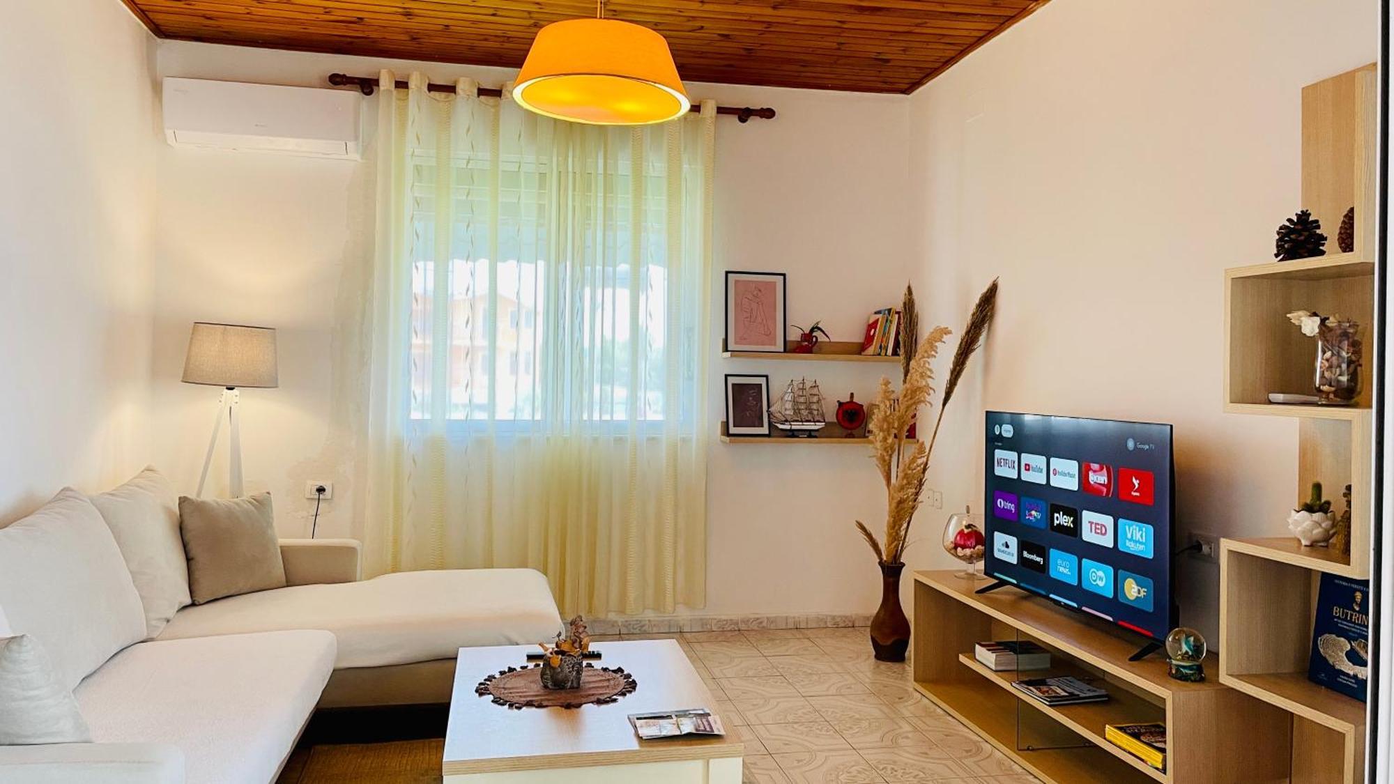 Mia Guest House - Entire Home With Balcony & Garden Divjaka Exterior foto